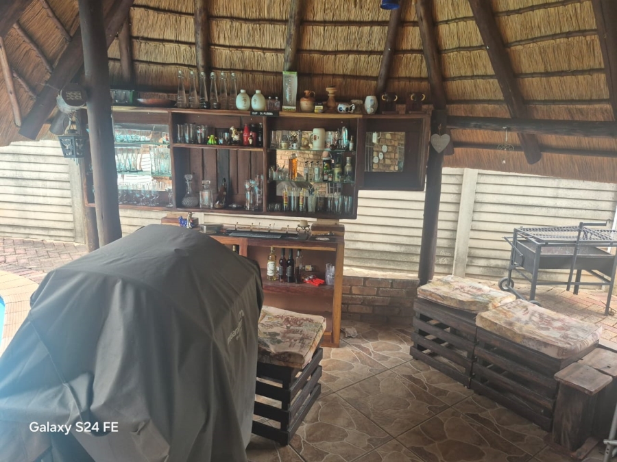 4 Bedroom Property for Sale in Geelhoutpark North West